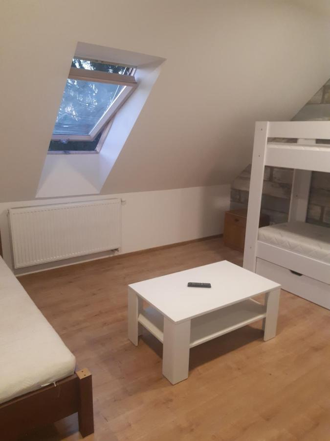 Apartmany Alex S Bazenom Kalonda Zewnętrze zdjęcie