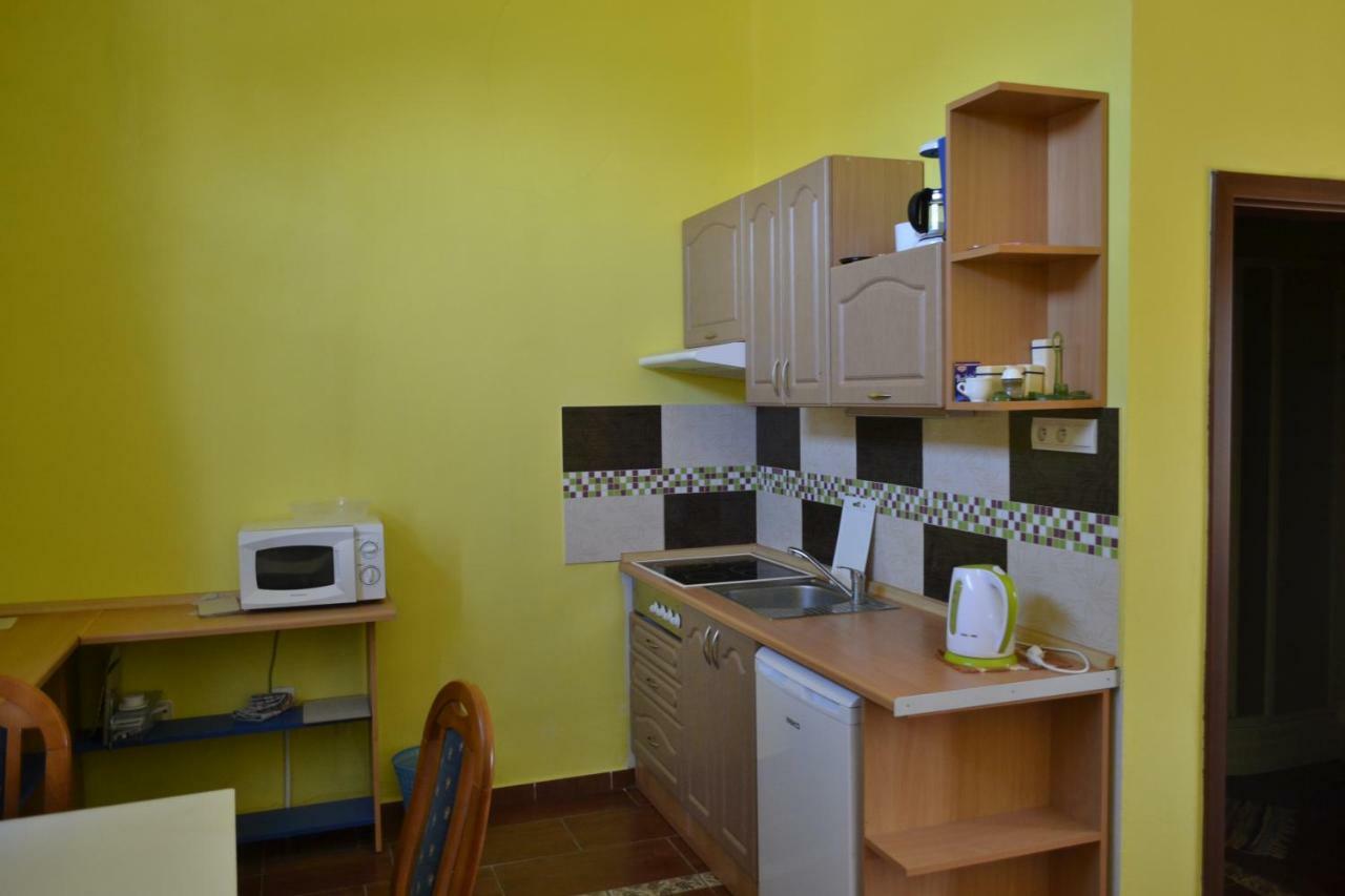 Apartmany Alex S Bazenom Kalonda Zewnętrze zdjęcie